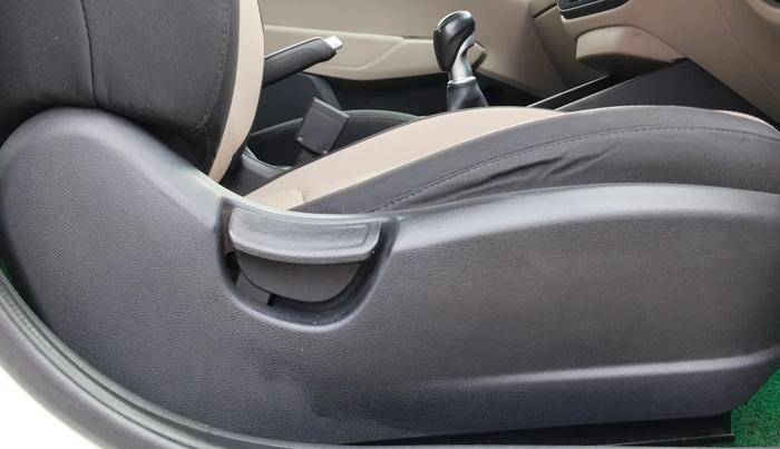 2018 Hyundai Verna 1.4 E CRDI, Diesel, Manual, 1,37,484 km, Driver Side Adjustment Panel