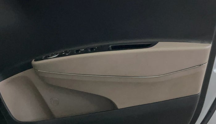 2019 Hyundai Grand i10 SPORTZ 1.2 KAPPA VTVT, CNG, Manual, 87,752 km, Driver Side Door Panels Control