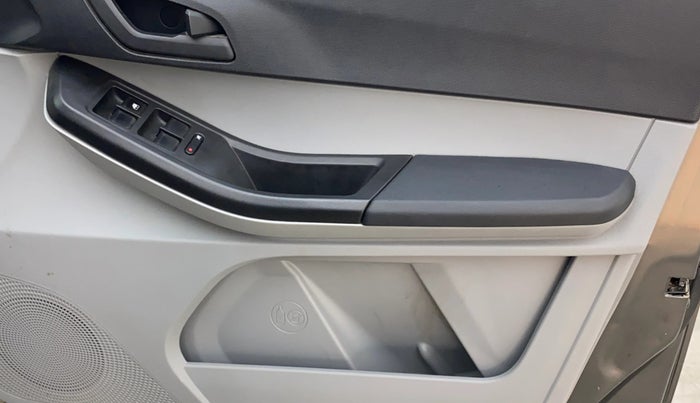 2021 Tata Tiago XTA PETROL, Petrol, Automatic, 45,230 km, Driver Side Door Panels Control