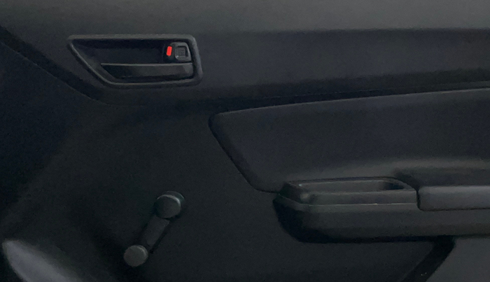 2023 Maruti Swift LXI, Petrol, Manual, 30,395 km, Driver Side Door Panels Control