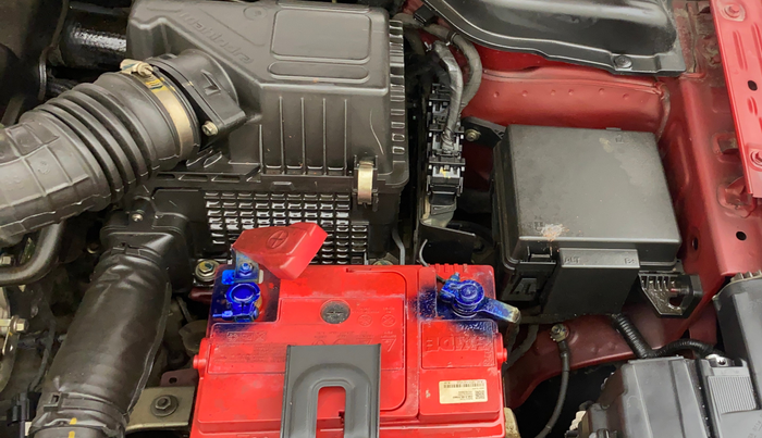 2021 Mahindra XUV300 W8(O) 1.2 PETROL DUAL TONE, Petrol, Manual, 49,232 km, Engine View - Left