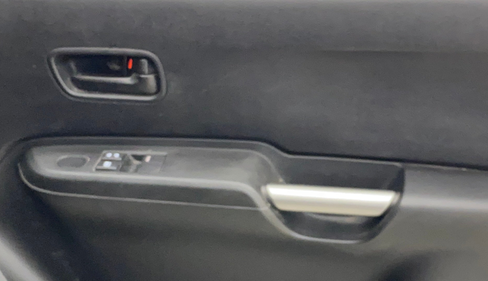 2020 Maruti IGNIS SIGMA 1.2, CNG, Manual, 68,133 km, Driver Side Door Panels Control