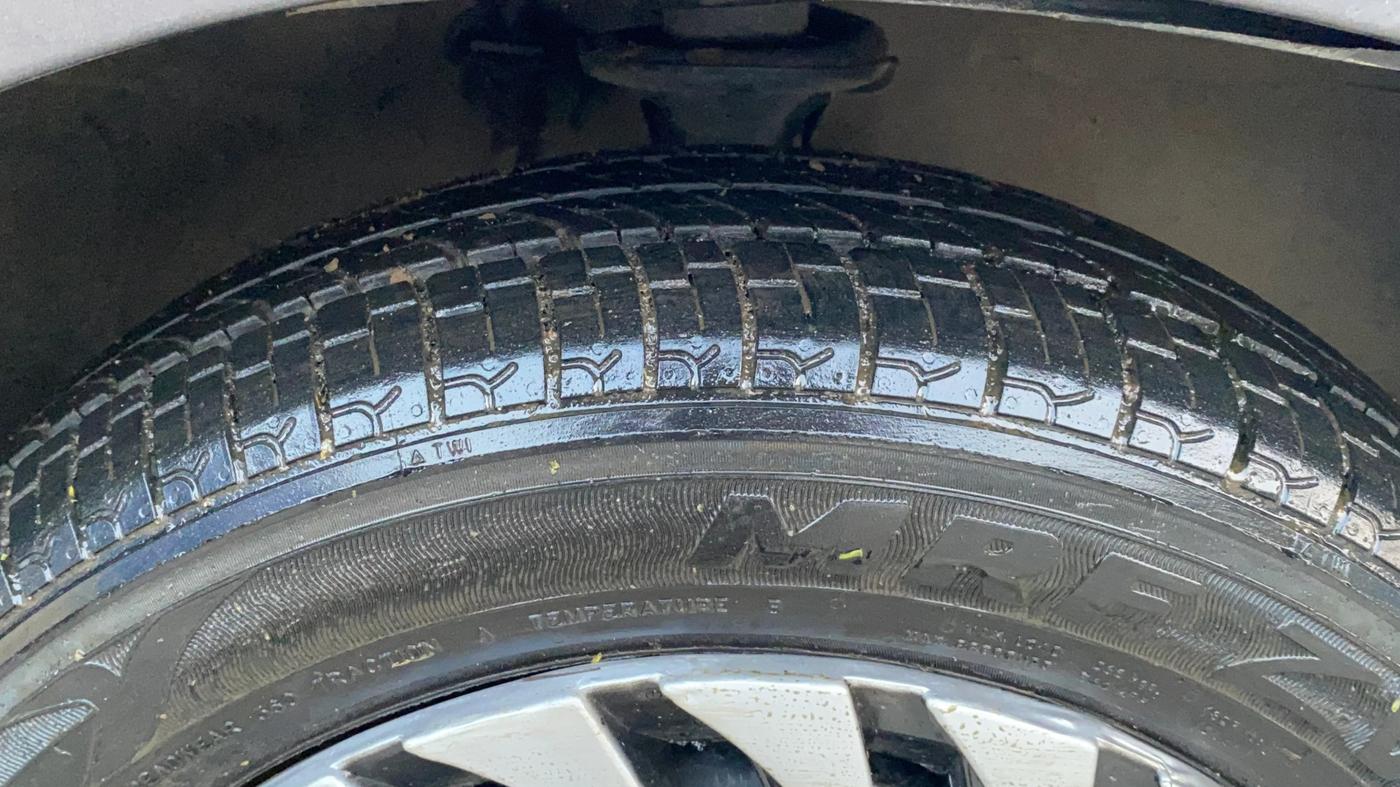 2016 Maruti Alto K10 VXI, Petrol, Manual, 16,321 km, Right Front Tyre Tread