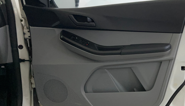 2021 Tata Tiago XT PETROL, Petrol, Manual, 79,285 km, Driver Side Door Panels Control