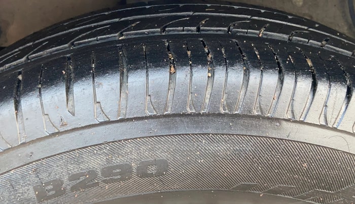 2014 Maruti Celerio ZXI (O), Petrol, Manual, 79,716 km, Right Rear Tyre Tread