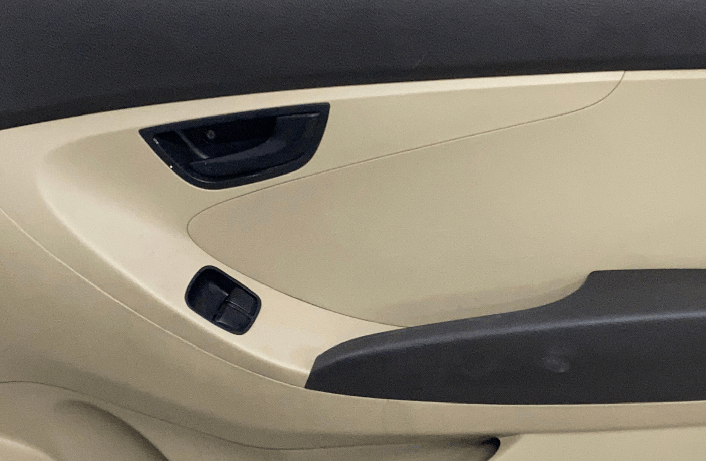2014 Hyundai Eon ERA +, Petrol, Manual, 67,272 km, Driver Side Door Panels Control