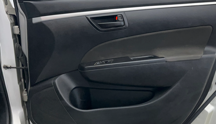 2014 Maruti Swift LXI (O), Petrol, Manual, 67,208 km, Driver Side Door Panels Control