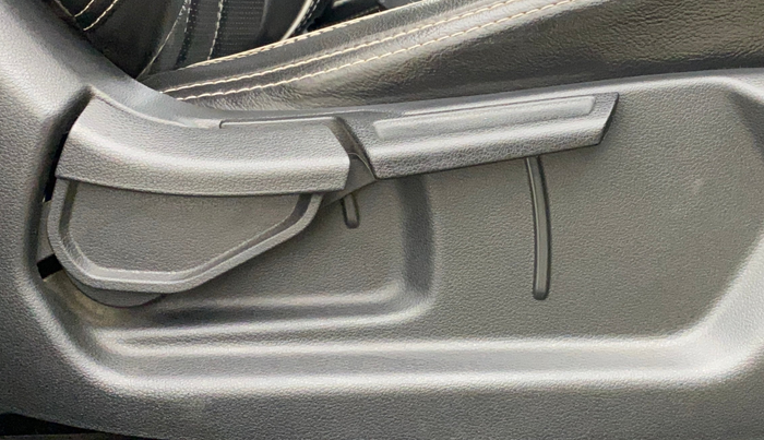 2019 Hyundai VENUE SX 1.0 TURBO, Petrol, Manual, 71,149 km, Driver Side Adjustment Panel