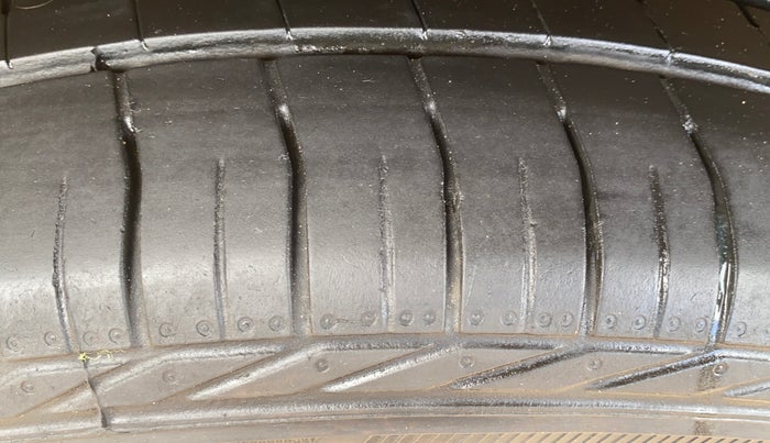 2020 Tata NEXON XZA PLUS (O) PETROL, Petrol, Automatic, 25,790 km, Right Rear Tyre Tread