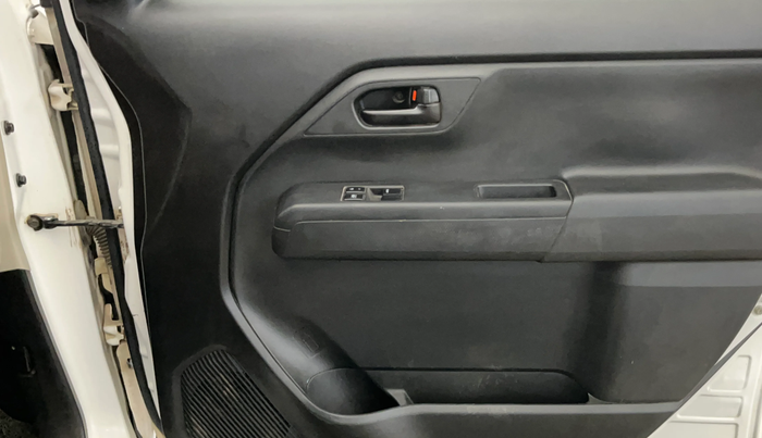 2021 Maruti New Wagon-R LXI CNG 1.0, CNG, Manual, 54,910 km, Driver Side Door Panels Control