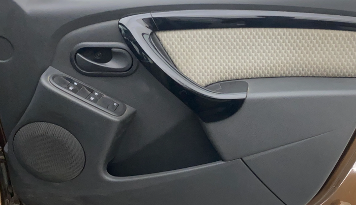 2015 Renault Duster 85 PS RXL DIESEL (OPT), Diesel, Manual, 84,284 km, Driver Side Door Panels Control