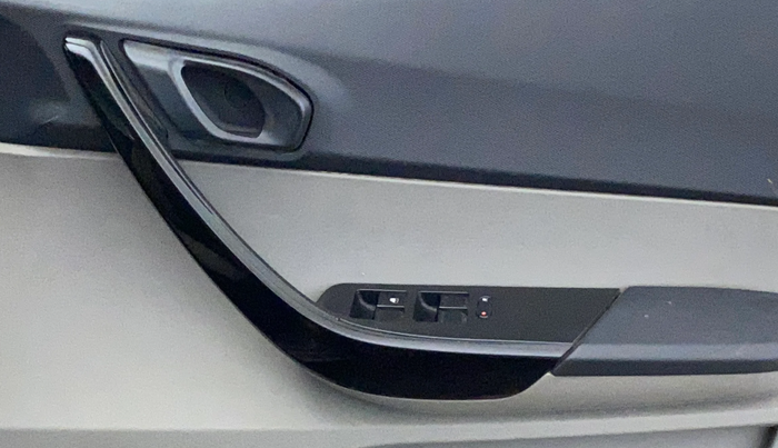 2019 Tata Tiago XT PETROL, Petrol, Manual, 25,004 km, Driver Side Door Panels Control