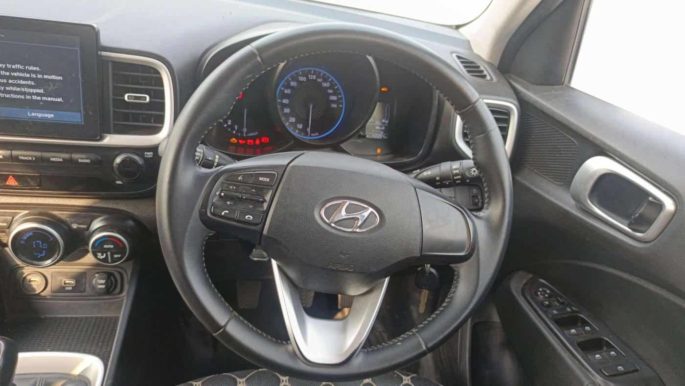 2021 Hyundai VENUE S+ 1.2, Petrol, Manual, 43,393 km, Steering Wheel Close Up