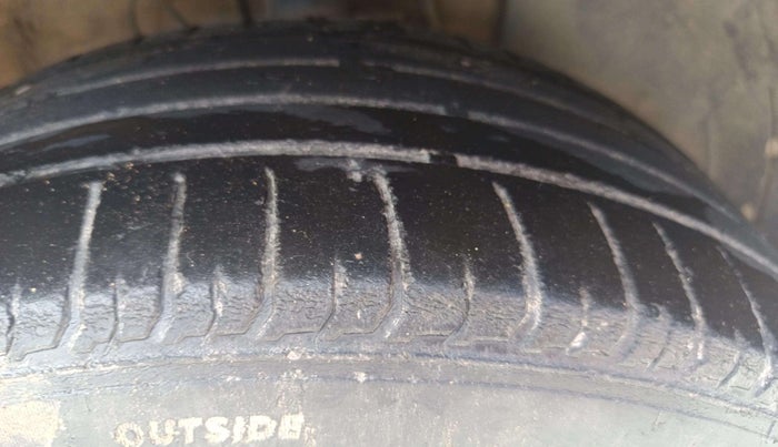 2021 Hyundai VENUE S+ 1.2, Petrol, Manual, 43,393 km, Right Front Tyre Tread