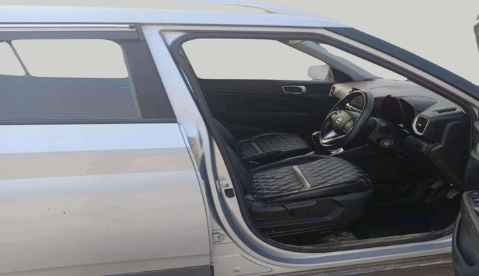 2021 Hyundai VENUE S+ 1.2, Petrol, Manual, 43,393 km, Right Side Front Door Cabin