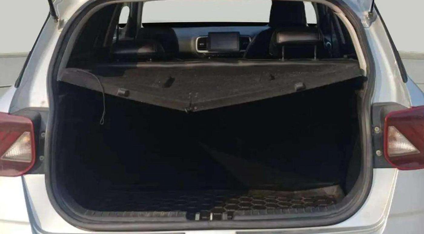 2021 Hyundai VENUE S+ 1.2, Petrol, Manual, 43,393 km, Boot Inside