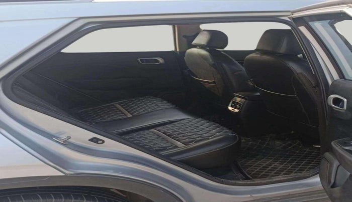 2021 Hyundai VENUE S+ 1.2, Petrol, Manual, 43,393 km, Right Side Rear Door Cabin