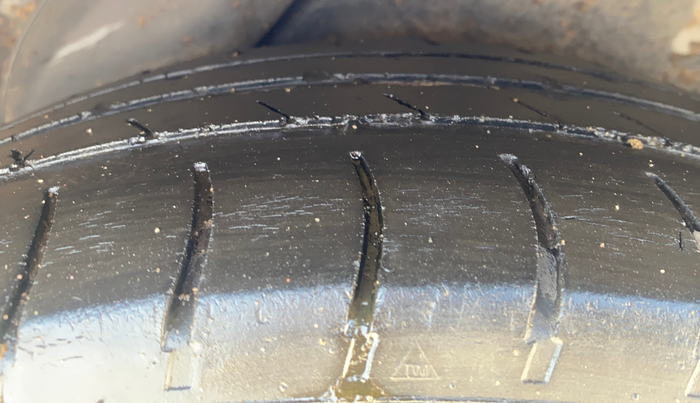 2013 Hyundai i20 SPORTZ 1.2, CNG, Manual, 96,264 km, Right Front Tyre Tread