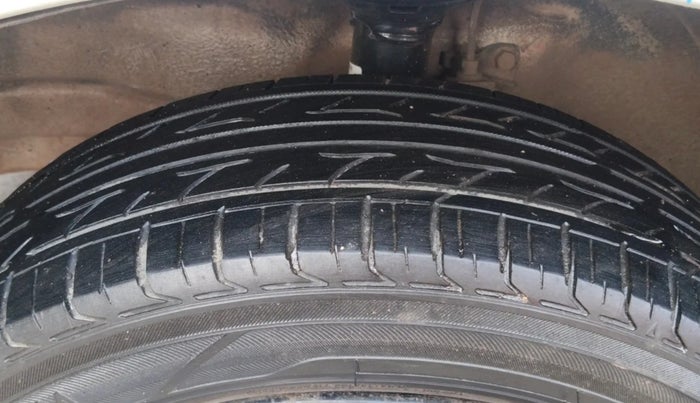2016 Maruti Wagon R 1.0 VXI, Petrol, Manual, 1,28,845 km, Left Front Tyre Tread