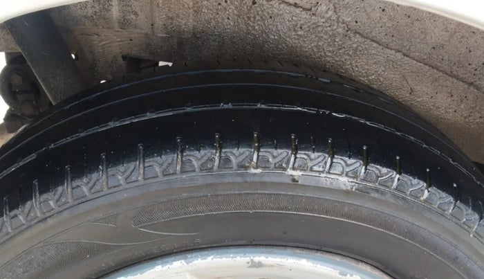 2016 Maruti Wagon R 1.0 VXI, Petrol, Manual, 1,28,845 km, Right Rear Tyre Tread
