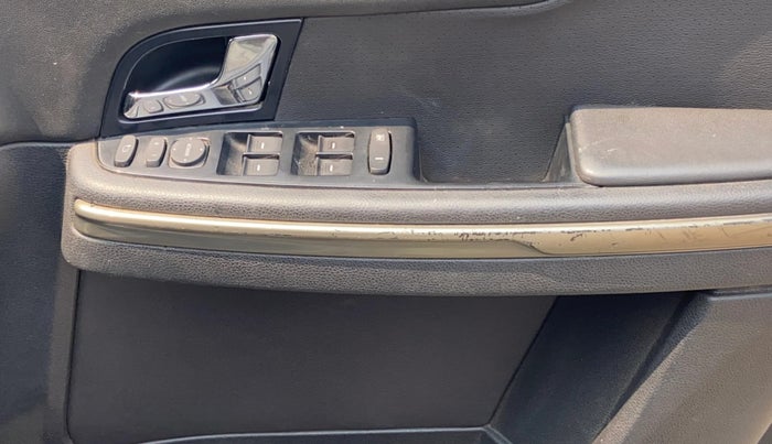 2017 Tata Hexa XT 4X4 6 STR, Diesel, Manual, 1,25,081 km, Driver Side Door Panels Control