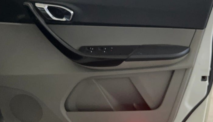 2016 Tata Tiago XZ PETROL, Petrol, Manual, 73,420 km, Driver Side Door Panels Control