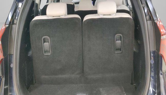 2022 Mahindra XUV700 AX 7 LUXURY P AT 7 STR, Petrol, Automatic, 33,423 km, Boot Inside