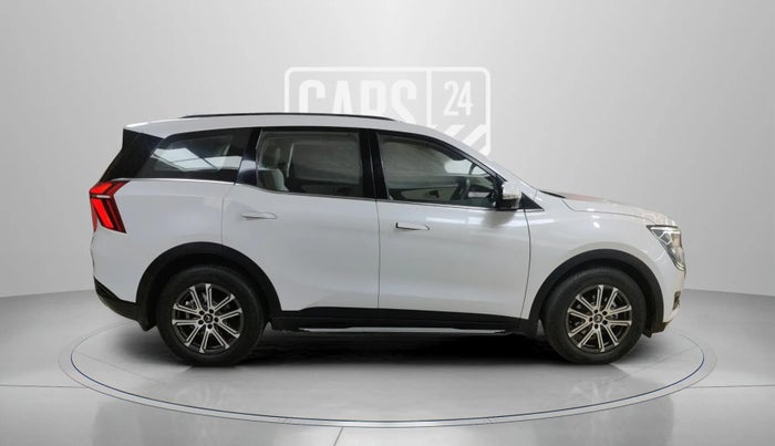 2022 Mahindra XUV700 AX 7 LUXURY D AWD AT 7 STR, Diesel, Automatic, 29,356 km, Right Side View