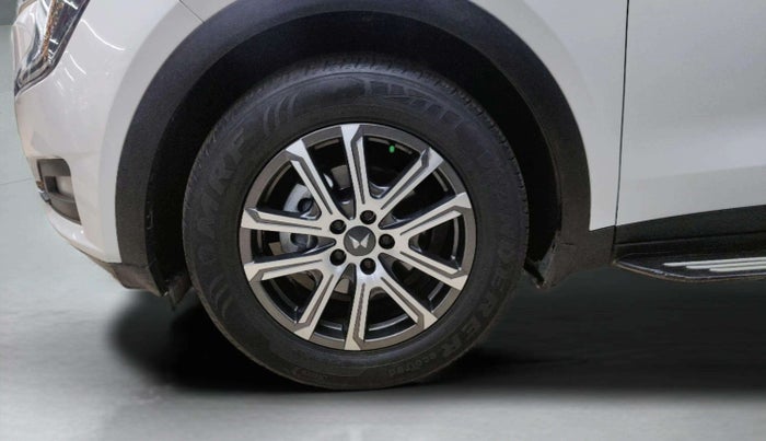 2022 Mahindra XUV700 AX 7 LUXURY D AWD AT 7 STR, Diesel, Automatic, 29,356 km, Left Front Wheel