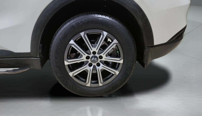 2022 Mahindra XUV700 AX 7 LUXURY D AWD AT 7 STR, Diesel, Automatic, 29,356 km, Left Rear Wheel