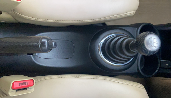 2014 Honda Amaze 1.5L I-DTEC S, Diesel, Manual, 86,926 km, Gear Lever