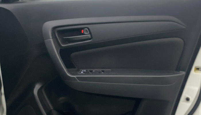 2021 Maruti Vitara Brezza VXI, Petrol, Manual, 85,309 km, Driver Side Door Panels Control