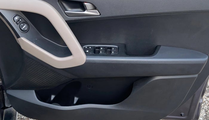 2016 Hyundai Creta SX PLUS AT 1.6 PETROL, CNG, Automatic, 61,285 km, Driver Side Door Panels Control