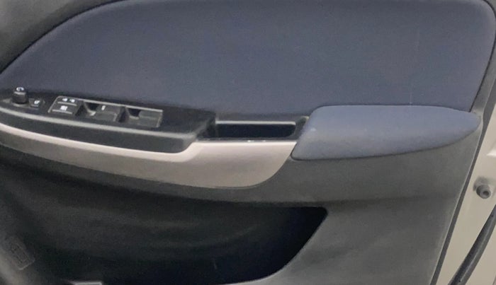 2021 Maruti Baleno DELTA PETROL 1.2, Petrol, Manual, 59,546 km, Driver Side Door Panels Control