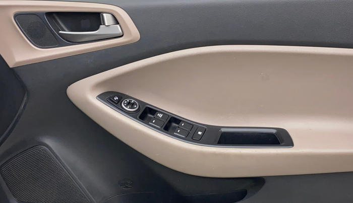 2018 Hyundai Elite i20 SPORTZ 1.2, Petrol, Manual, 72,916 km, Driver Side Door Panels Control