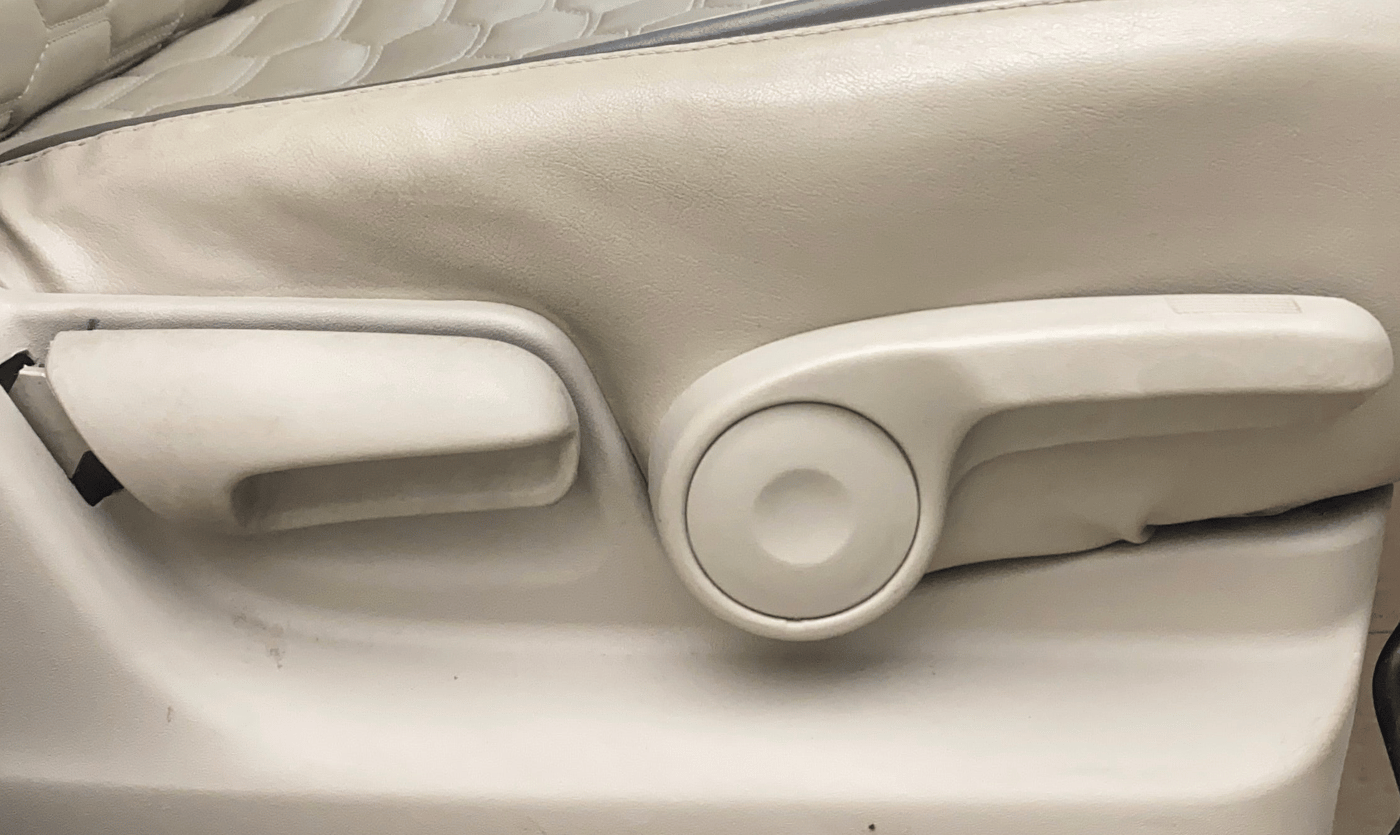 2018 Maruti Ertiga ZXI, Petrol, Manual, 67,388 km, Driver Side Adjustment Panel