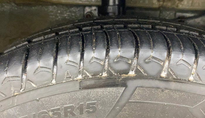 2018 Maruti Ertiga ZXI, Petrol, Manual, 67,388 km, Right Front Tyre Tread