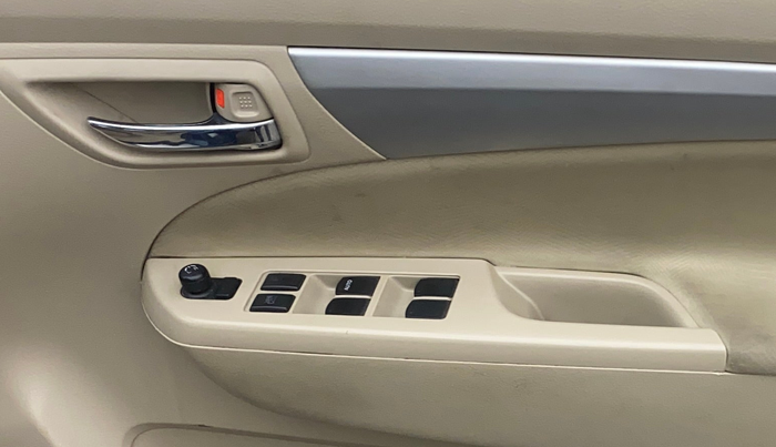 2018 Maruti Ertiga ZXI, Petrol, Manual, 67,388 km, Driver Side Door Panels Control