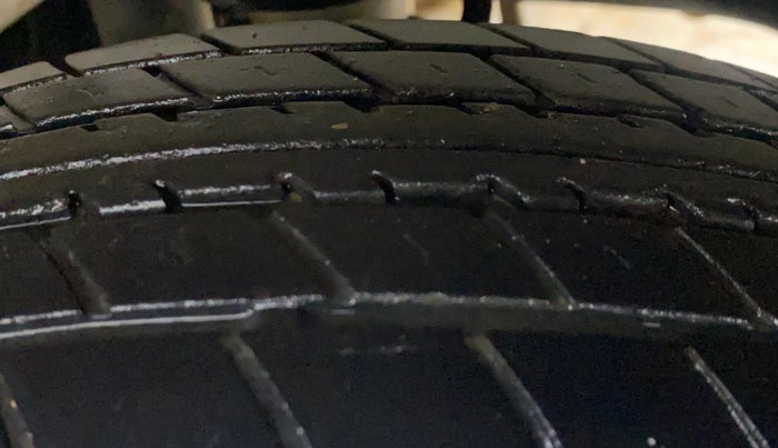 2012 Maruti A Star VXI (ABS) AT, Petrol, Automatic, 49,688 km, Left Rear Tyre Tread