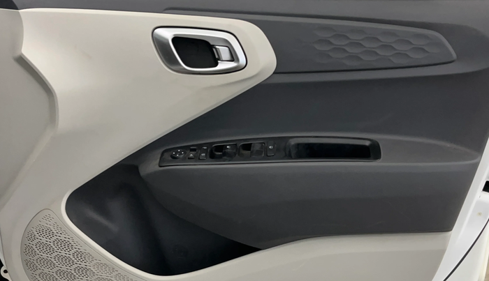 2021 Hyundai AURA SX PLUS 1.2 AMT, Petrol, Automatic, 20,257 km, Driver Side Door Panels Control