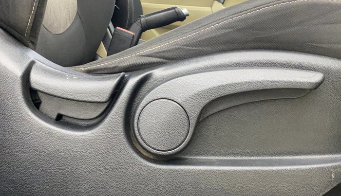 2019 Hyundai Creta SX AT 1.6 PETROL, Petrol, Automatic, 1,01,911 km, Driver Side Adjustment Panel