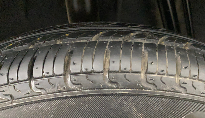 2019 Renault Kwid RXL, Petrol, Manual, 23,680 km, Left Rear Tyre Tread