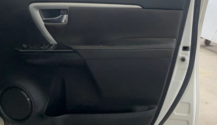 2018 Toyota Fortuner 2.8 4X2 MT, Diesel, Manual, 88,392 km, Driver Side Door Panels Control