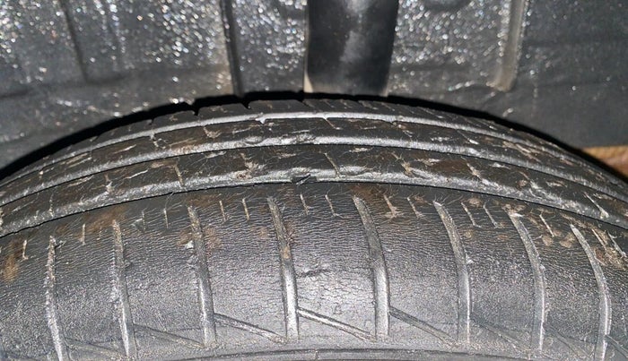 2019 Renault TRIBER RXZ, Petrol, Manual, 42,808 km, Left Rear Tyre Tread