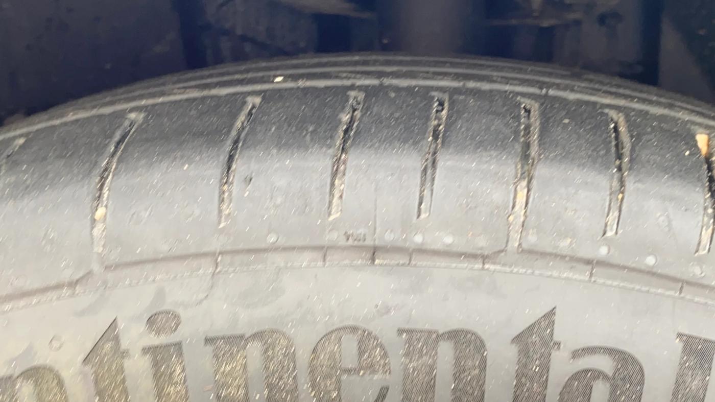 2019 Mahindra XUV500 W11 (O) AWD, Diesel, Manual, 63,104 km, Left Front Tyre Tread