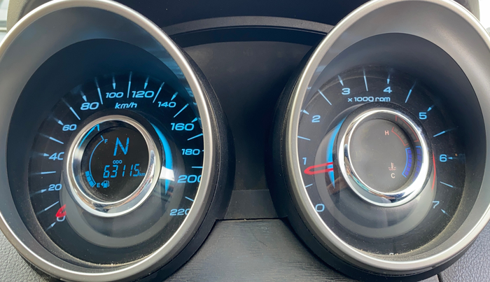 2019 Mahindra XUV500 W11 (O) AWD, Diesel, Manual, 63,104 km, Odometer Image