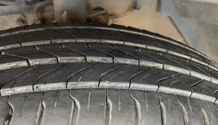 2019 Tata NEXON XE PETROL, Petrol, Manual, 89,717 km, Left Front Tyre Tread