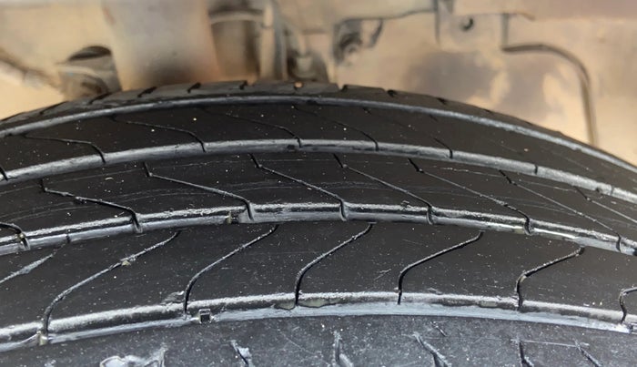 2019 Tata NEXON XE PETROL, Petrol, Manual, 89,717 km, Right Front Tyre Tread