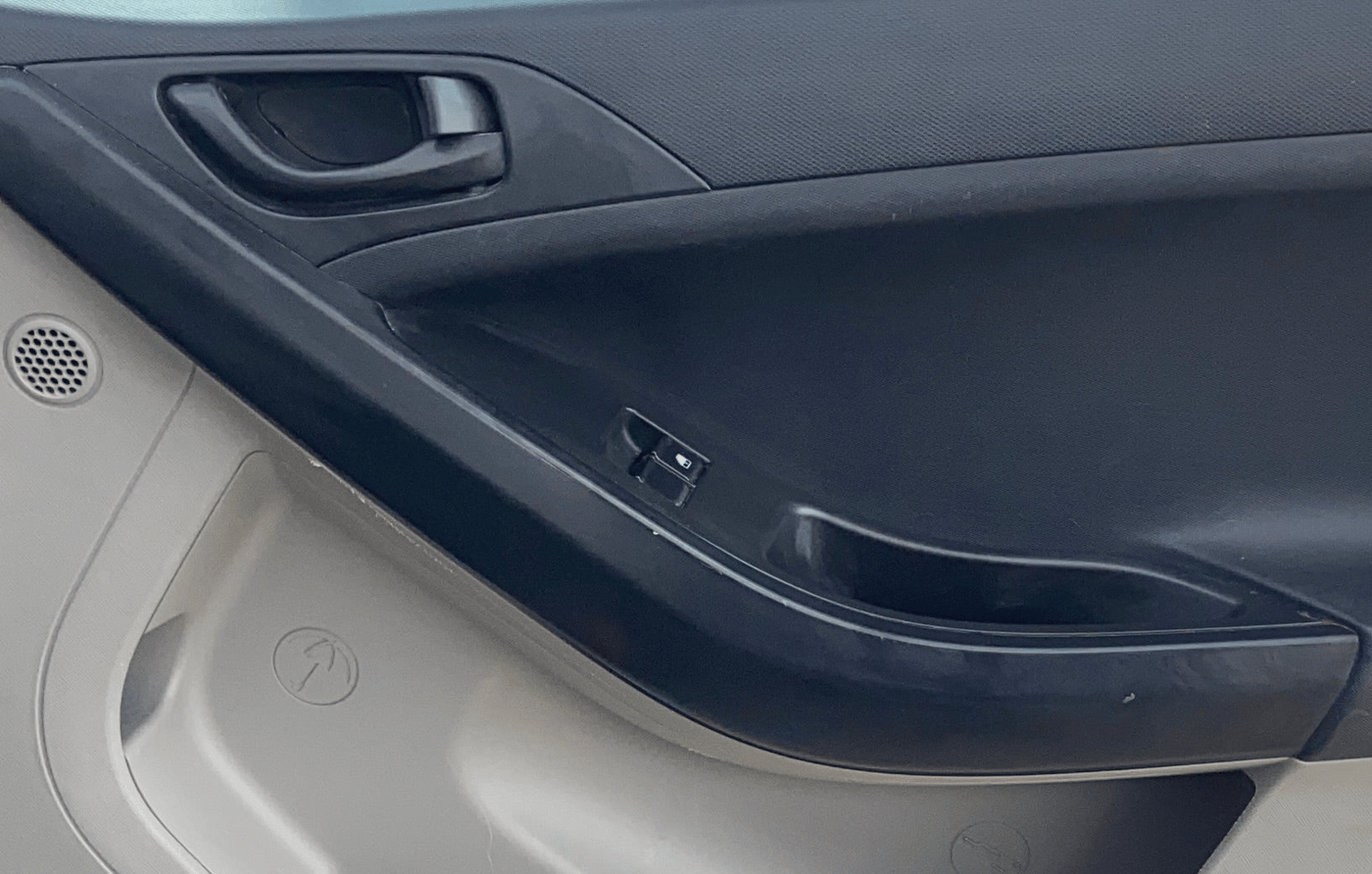 2019 Tata NEXON XE PETROL, Petrol, Manual, 89,717 km, Driver Side Door Panels Control