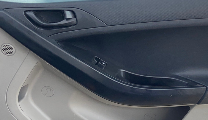 2019 Tata NEXON XE PETROL, Petrol, Manual, 89,717 km, Driver Side Door Panels Control